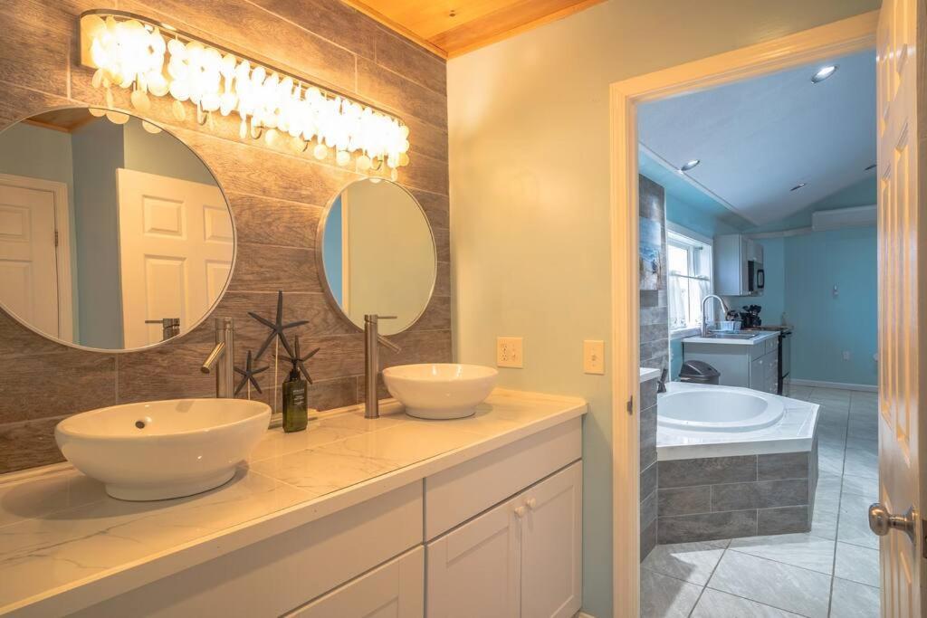 Elegant Jacuzzi Suite Hancock Exteriör bild
